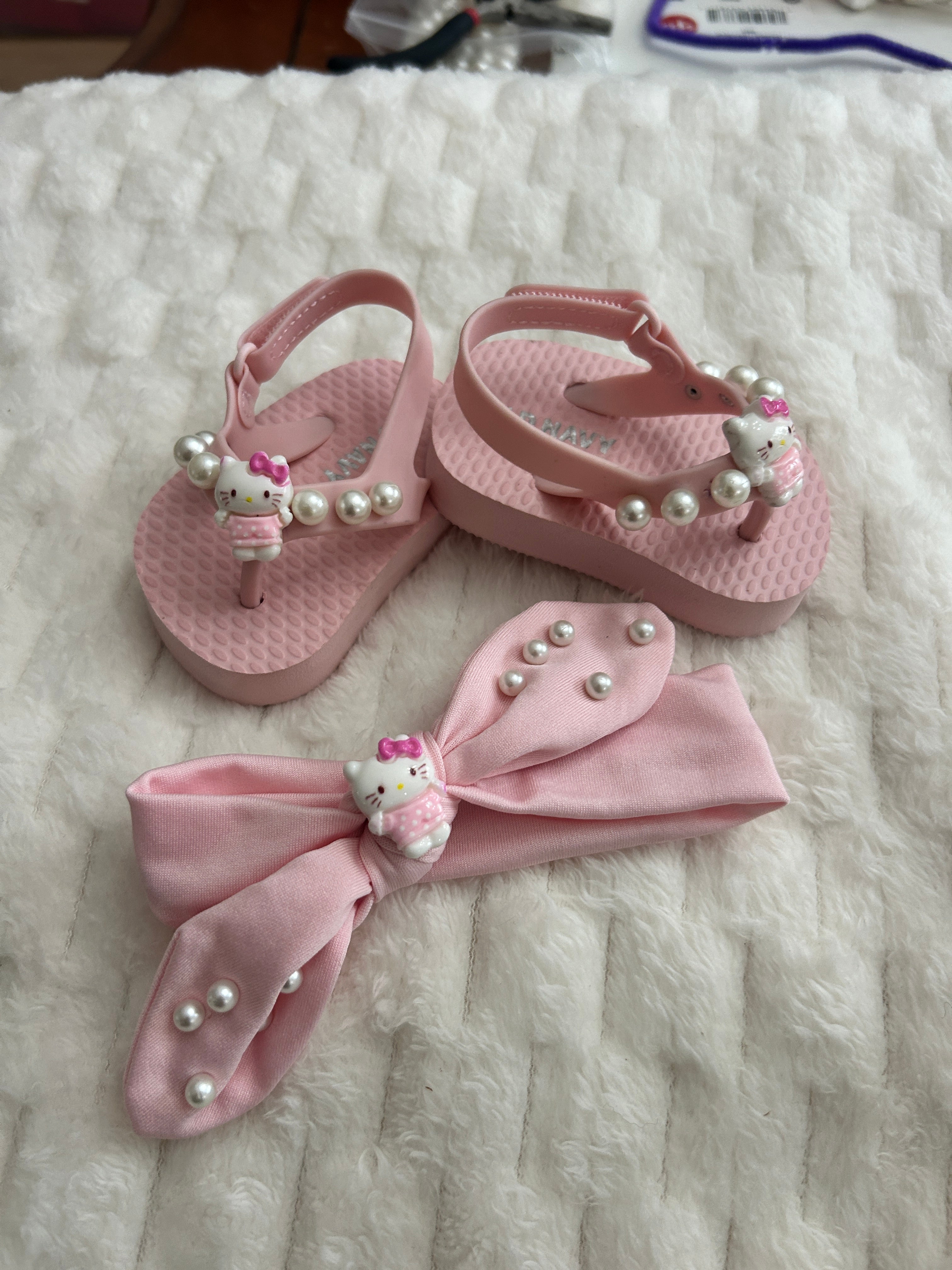 Diadema con sandalias de bb